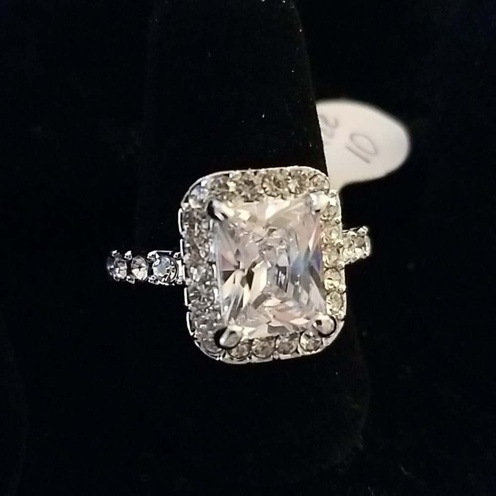Rhinestone Faux Diamond Cocktail Ring